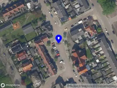 Ambulance met grote spoed naar de Alcorplein in Rotterdam