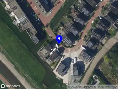 Ambulance met grote spoed naar de Driedekkersingel in 's-Gravenhage