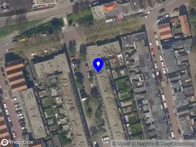 Ambulance met grote spoed naar de Stationsstraat in Vlaardingen