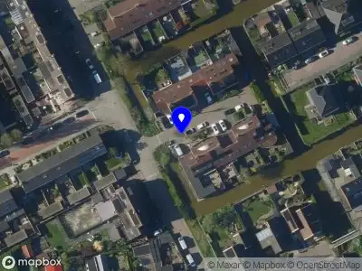 Ambulance met grote spoed naar de Vierkant in Westwoud