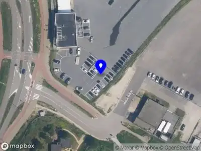 Ambulance met grote spoed naar de Rob Slotemakerstraat in Zandvoort