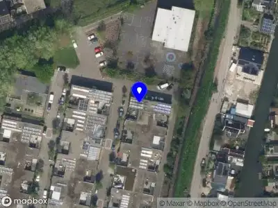 Ambulance met grote spoed naar de Henkenshagewal in Rotterdam