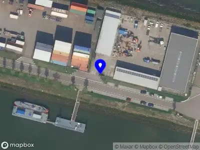 Brandweer met grote spoed naar de Bakkersoordsekade in Pernis Rotterdam