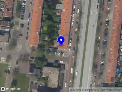 Ambulance met grote spoed naar de Dorpsweg in Rotterdam