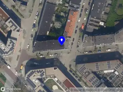 Ambulance met grote spoed naar de Haspelsstraat in Rotterdam