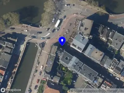 Politie naar de Ledig Erf in Utrecht vanwege aanrijding met letsel