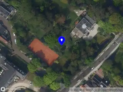 Brandweer met grote spoed naar de Dorpsstraat in Warmond vanwege middelgrote brand