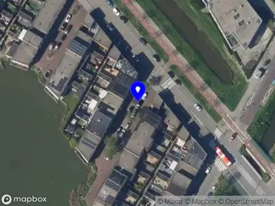 Ambulance met grote spoed naar de Kokhaanhof in 's-Gravenhage
