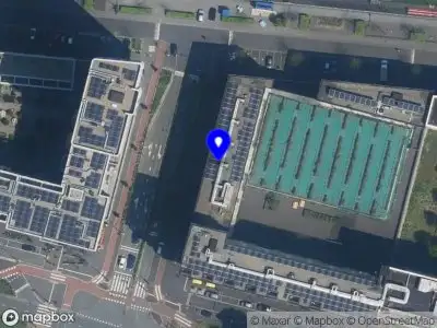 Ambulance met grote spoed naar de Rinus Michelslaan in Amsterdam