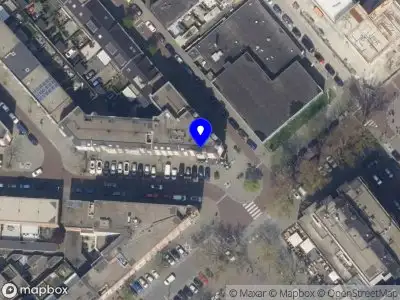 Ambulance met grote spoed naar de Bloemfonteinstraat in Rotterdam