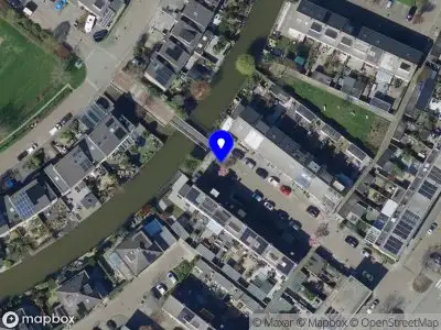 Ambulance met grote spoed naar de Belle van Zuylenstraat in Spijkenisse