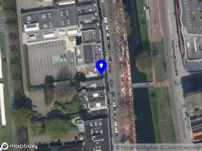 Ambulance met gepaste spoed naar de Westersingel in Rotterdam