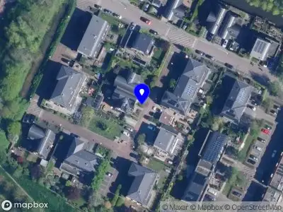 Ambulance met grote spoed naar de Pieter Hellendaalweg in Uithoorn