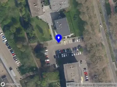 Ambulance met grote spoed naar de Thomas Mannplaats in Rotterdam