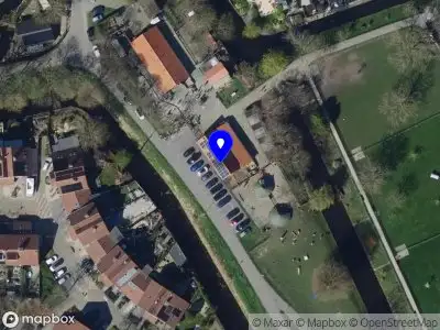 Ambulance met gepaste spoed naar de Plattendijk in Hellevoetsluis