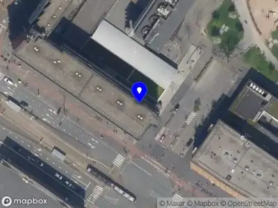 Ambulance met grote spoed naar de Laan op Zuid in Rotterdam