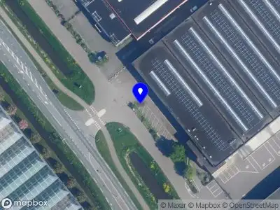 Ambulance met grote spoed naar de Bedrijvenweg in De Kwakel