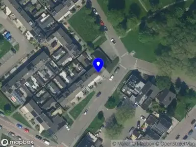 Ambulance met grote spoed naar de Pastoor J Langedijkstraat in Volendam