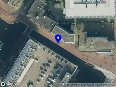 Politie naar de Rosa Luxemburgstraat in Almelo vanwege aanrijding met letsel