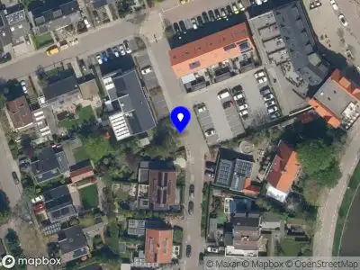 Ambulance met grote spoed naar de Graaf Dirk II laan in Maasland