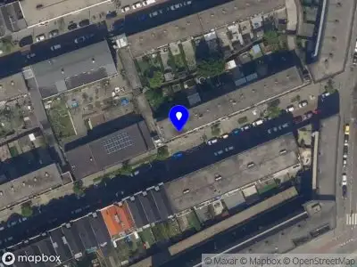 Ambulance met grote spoed naar de De Vliegerstraat in Rotterdam