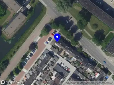 Ambulance met grote spoed naar de P.C. Hooftlaan in Papendrecht