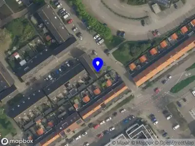 Ambulance met grote spoed naar de Aaraustraat in Delft