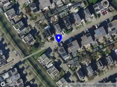 Ambulance met grote spoed naar de Nemelaerlaan in Spijkenisse