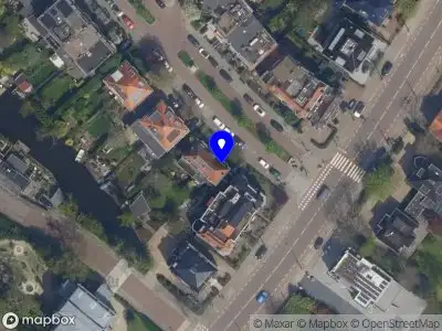 Ambulance met grote spoed naar de Berglustlaan in Rotterdam
