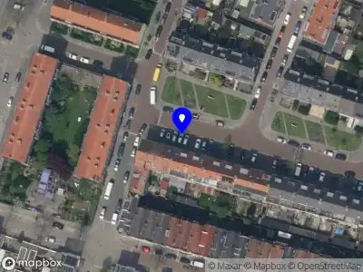 Ambulance met grote spoed naar de Struitenweg in Rotterdam