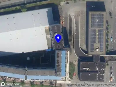 Ambulance met grote spoed naar de Conradstraat in Rotterdam