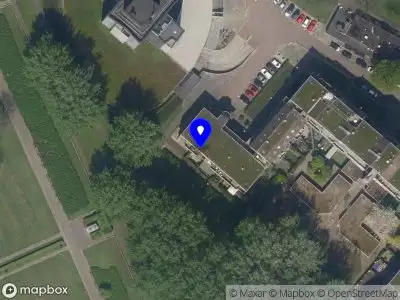 Ambulance met grote spoed naar de Charloisse Hoofd in Rotterdam