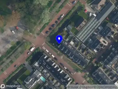 Ambulance met grote spoed naar de Nelly Sachslaan in 's-Gravenhage