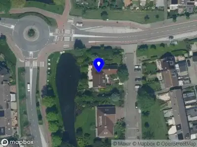 Ambulance met grote spoed naar de Dirk Visstraat in Volendam