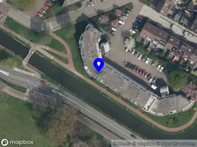 Ambulance met grote spoed naar de Stationsdreef in Nieuwerkerk aan den IJssel