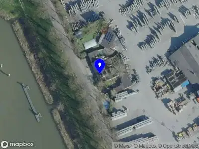 Politie naar de Oosterkanaaldijk in Heumen vanwege personen te water