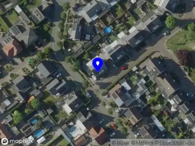 Brandweer en politie met gepaste spoed naar de Jan Muisstraat in Roggel