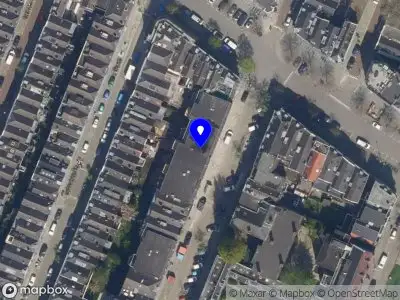 Ambulance met grote spoed naar de Lambertusstraat in Rotterdam