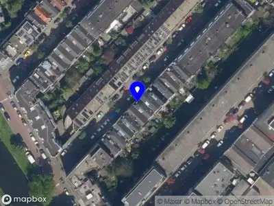 Ambulance met grote spoed naar de Zestienhovenstraat in Rotterdam