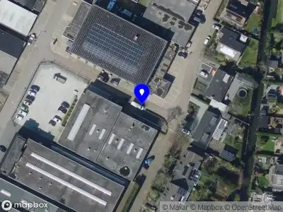 Ambulance en brandweer met gepaste spoed naar de Willem de Zwijgerlaan in Heerjansdam