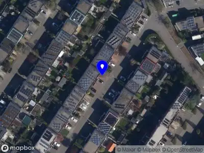 Brandweer met gepaste spoed naar de Van Tijenstraat in Groningen