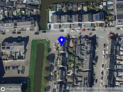 Brandweer met gepaste spoed naar de Henriëtte van der Meijstraat in Spijkenisse