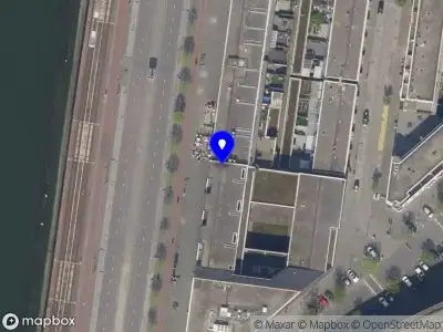 Ambulance met grote spoed naar de Maashaven O.z. in Rotterdam