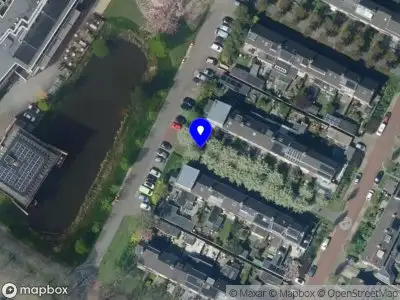 Ambulance met grote spoed naar de Paardeweijdt in Heiloo