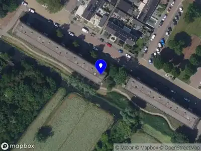 Ambulance met grote spoed naar de De Savornin Lohmanweg in Alblasserdam