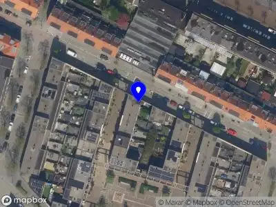 Ambulance met grote spoed naar de Blokmakersstraat in Rotterdam