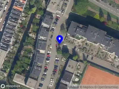 Ambulance met gepaste spoed naar de Hermonlaan in Rotterdam