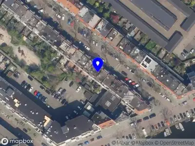 Ambulance met grote spoed naar de Prinses Margrietlaan in Rotterdam