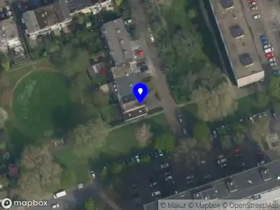 Ambulance met grote spoed naar de A.M. de Jonglaan in Delft