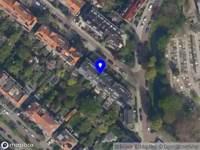 Ambulance met grote spoed naar de Willem Nagellaan in Rotterdam